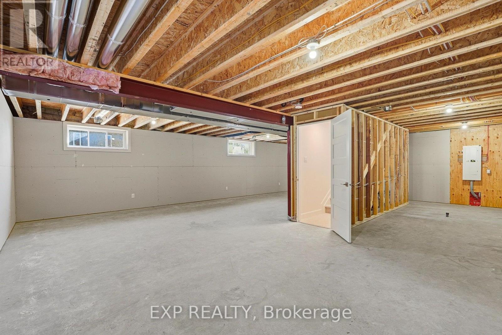 14 HUGHES CIRCLE - Image 25