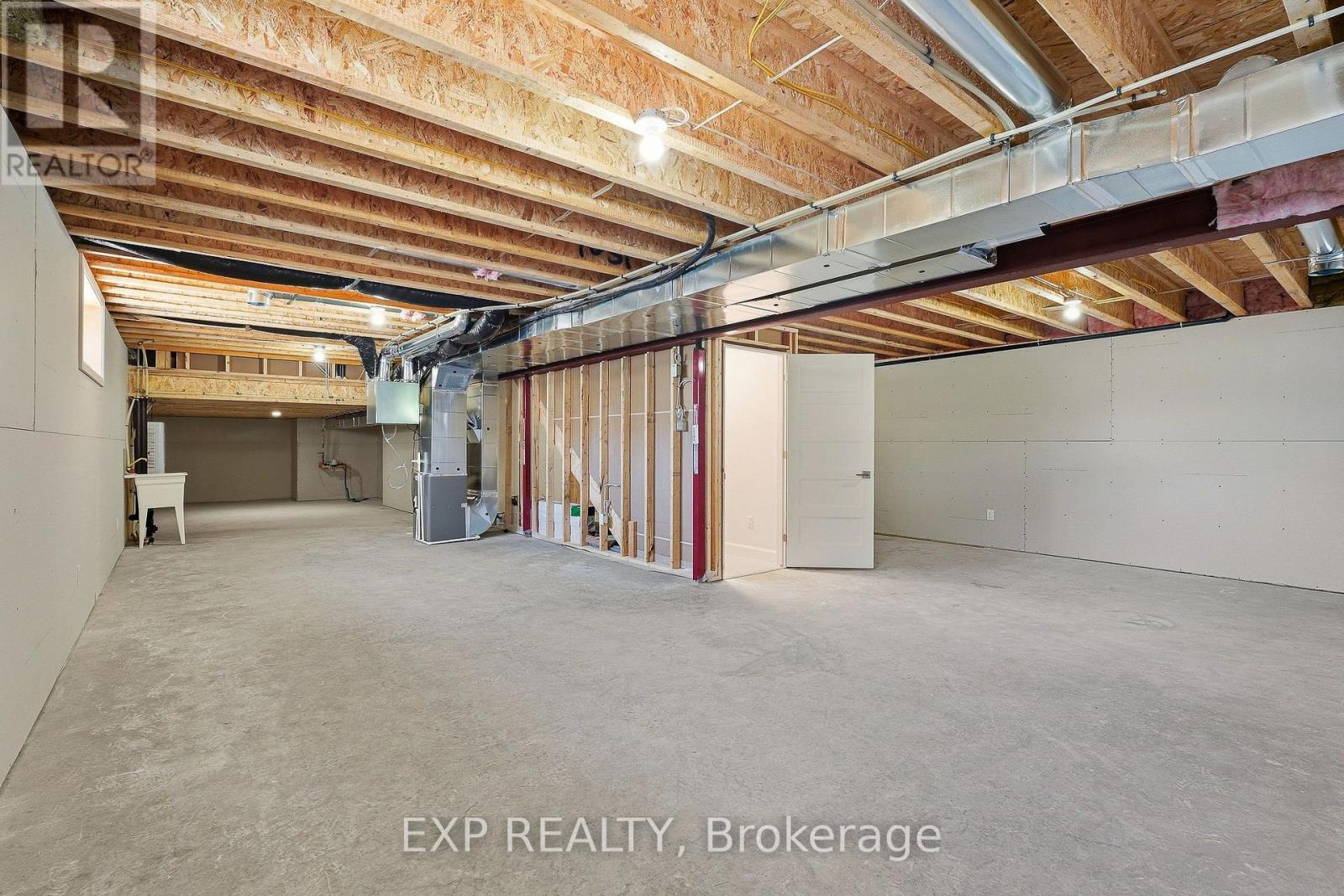 14 HUGHES CIRCLE - Image 26