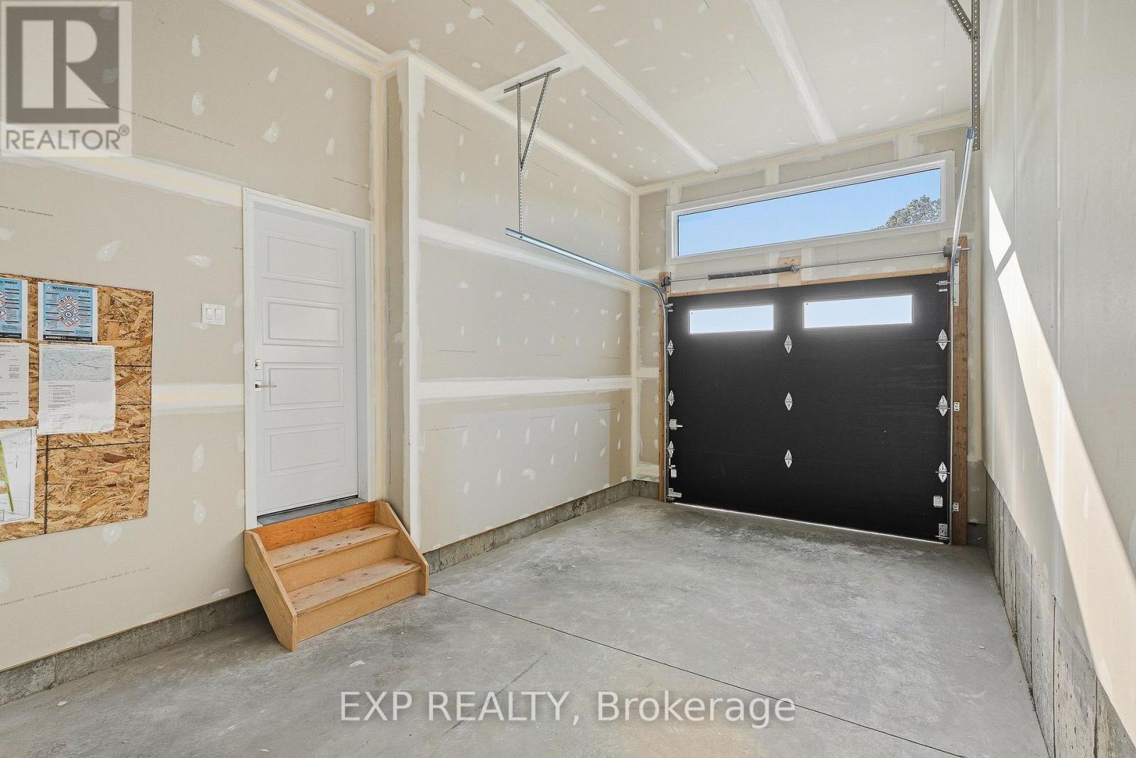 14 HUGHES CIRCLE - 28