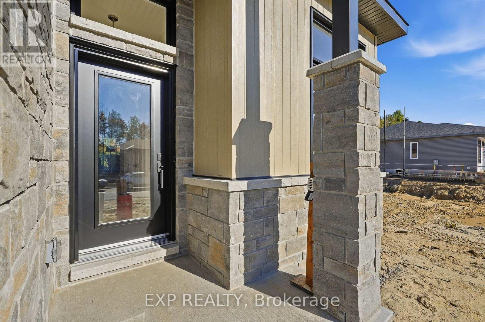 14 HUGHES CIRCLE - 3