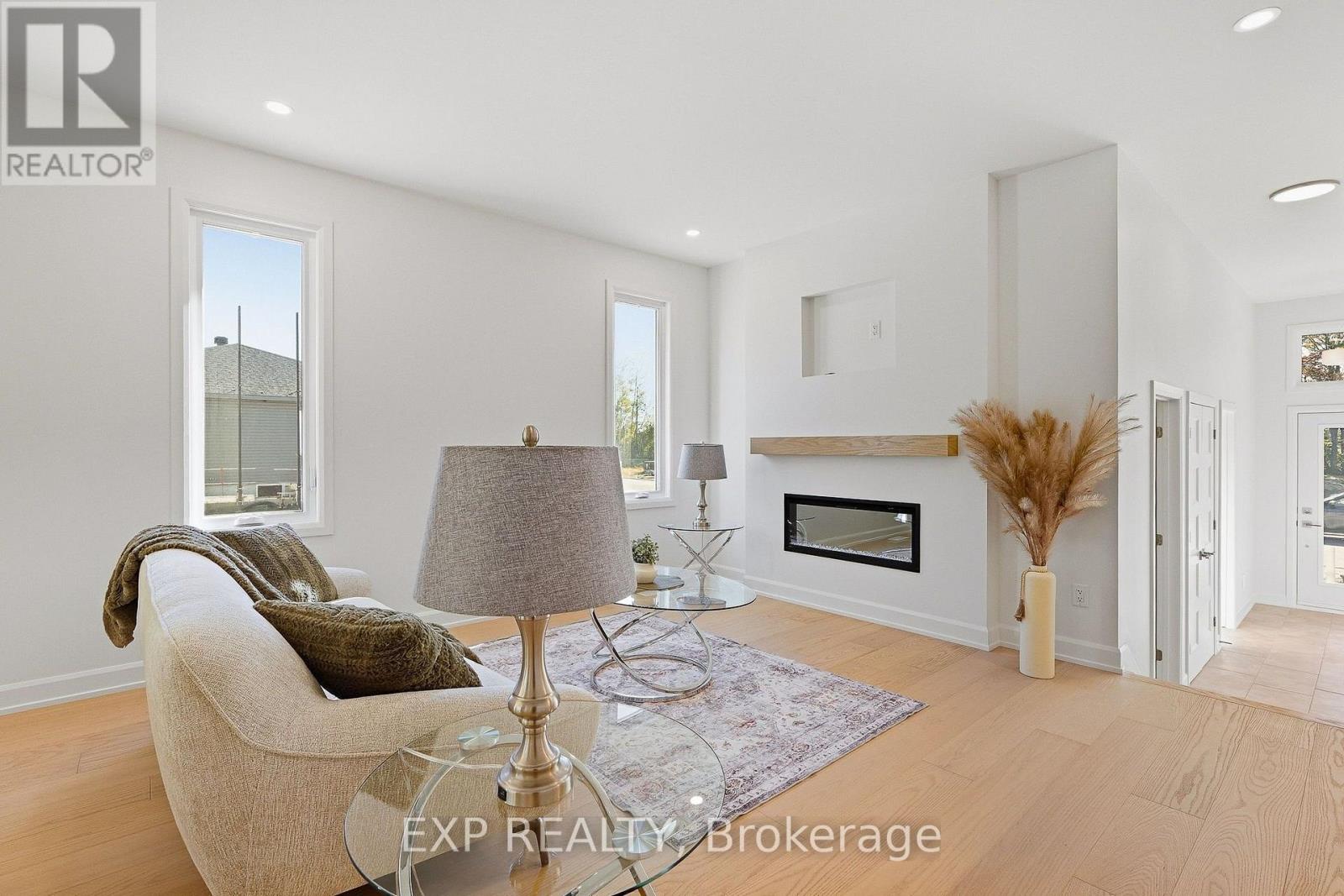 14 HUGHES CIRCLE - 6