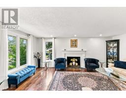 93 Beaver Ridge, Ottawa, ON K2E6E5 Photo 6
