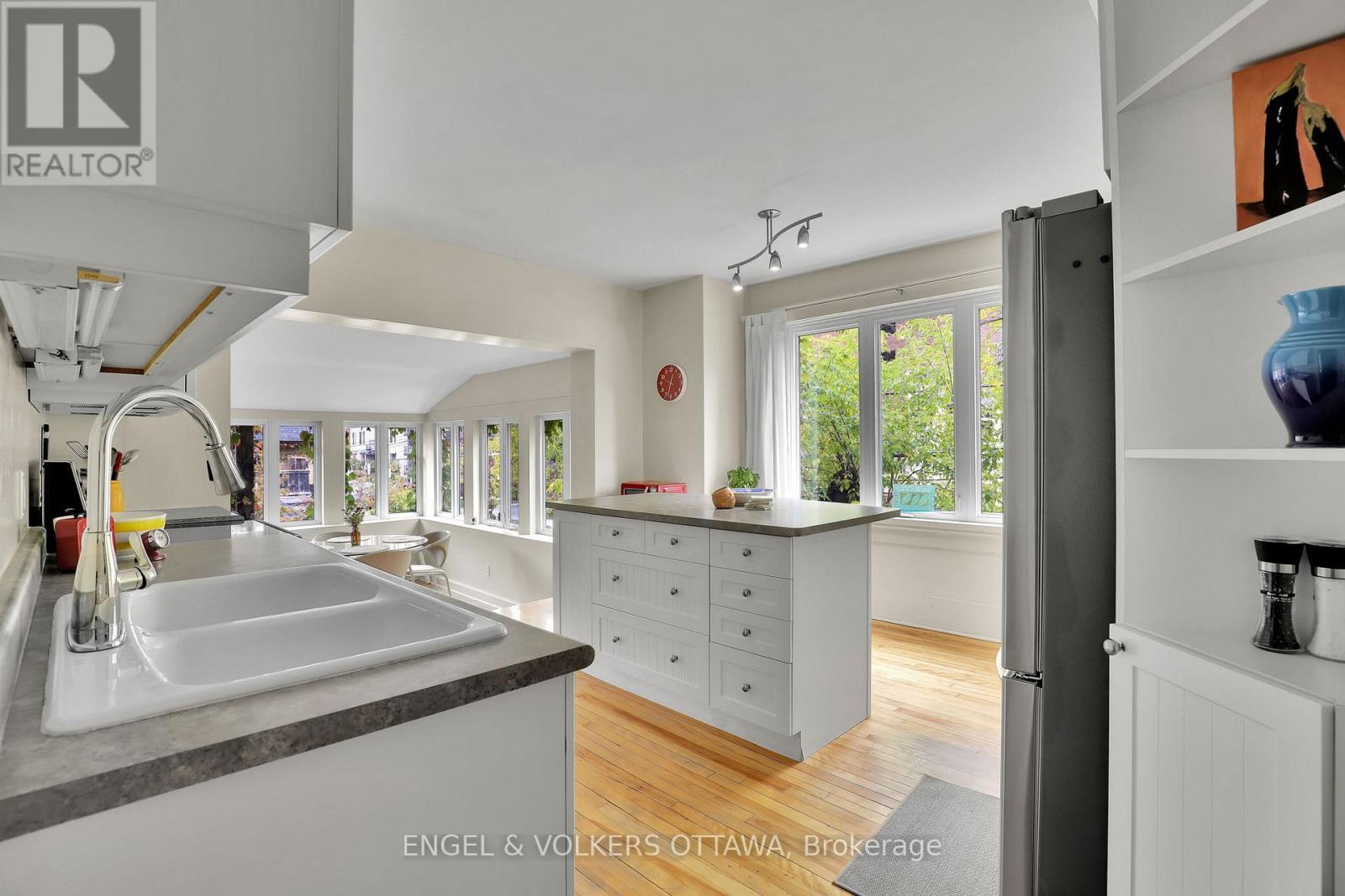 5 WOODLAWN AVENUE - 21