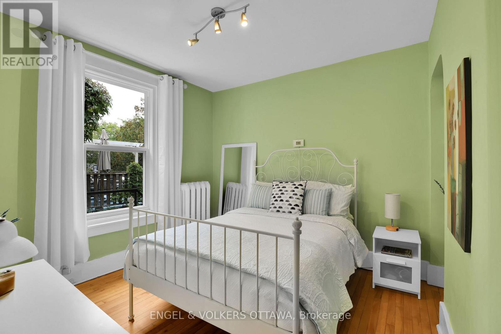 5 WOODLAWN AVENUE - 27