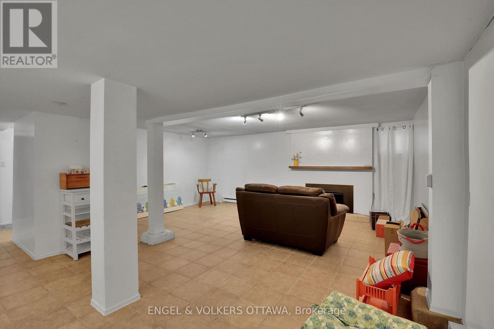 5 WOODLAWN AVENUE - 35