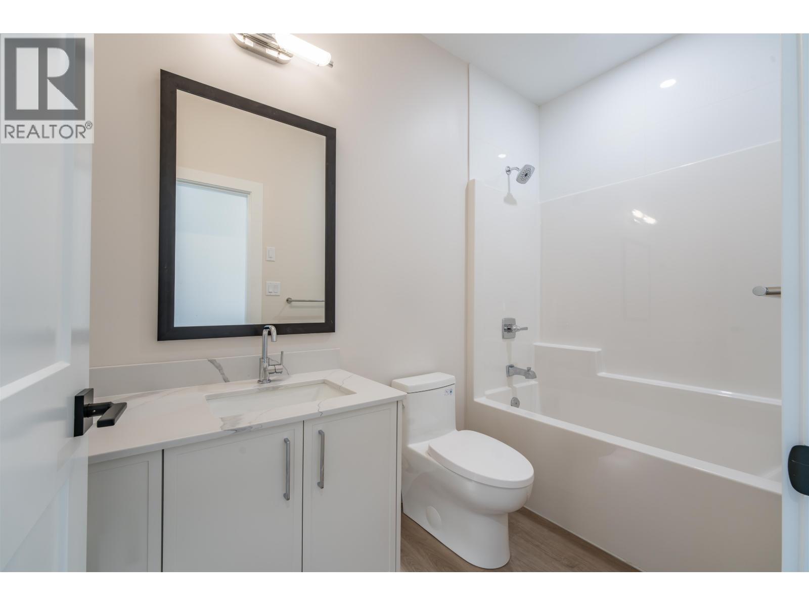 5089 HEADLANDS HEIGHTS - Image 24