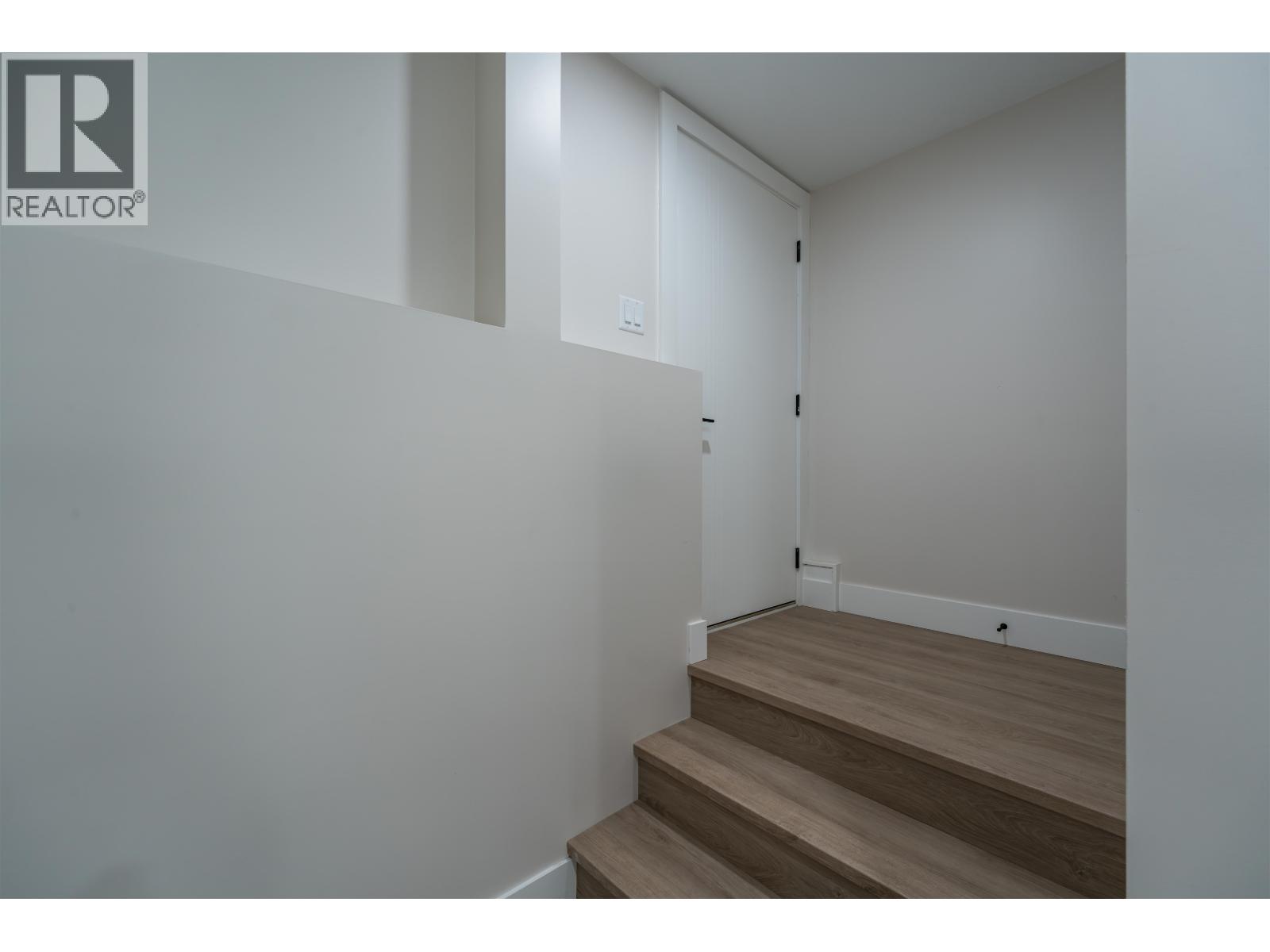 5089 HEADLANDS HEIGHTS - Image 28