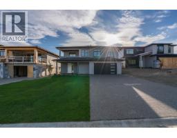 Living room of 5089 HEADLANDS HEIGHTS · Prince George, BC
