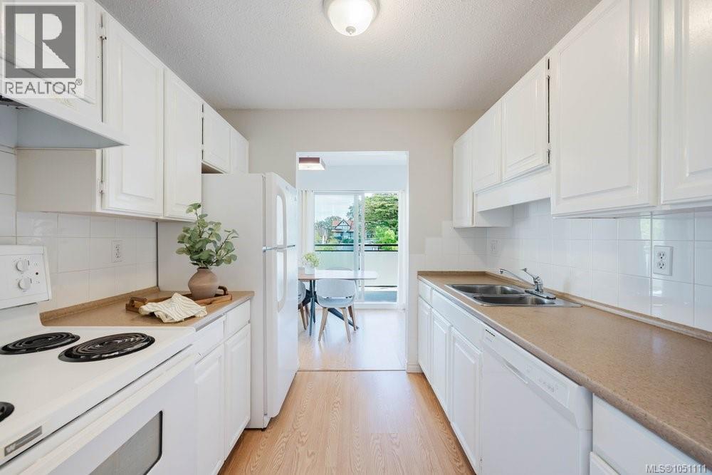 #306 1545 Pandora Ave - 10