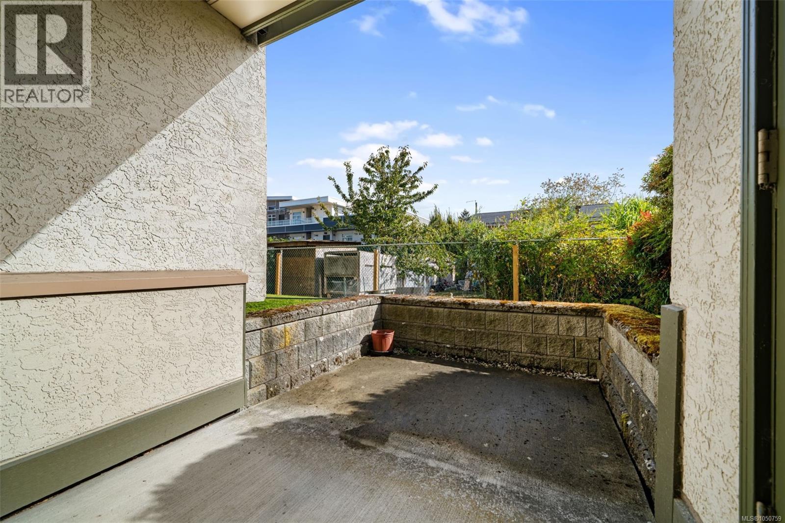 #105 2757 Quadra St - Image 14