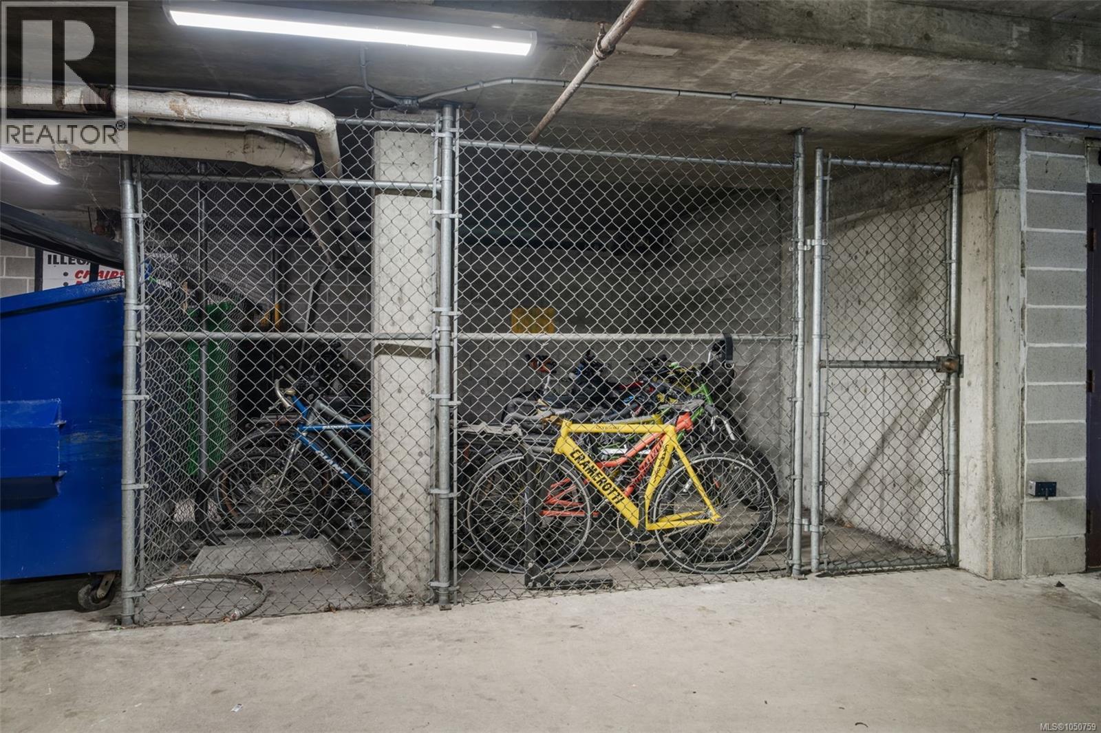 #105 2757 Quadra St - Image 18