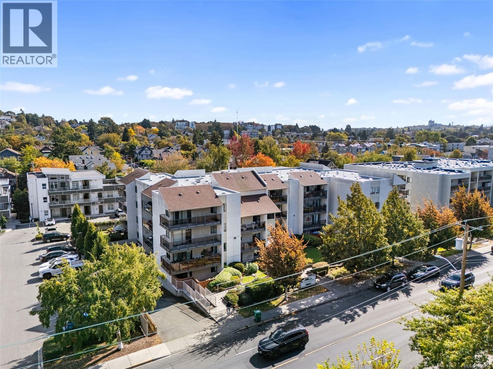 #105 2757 Quadra St - 21