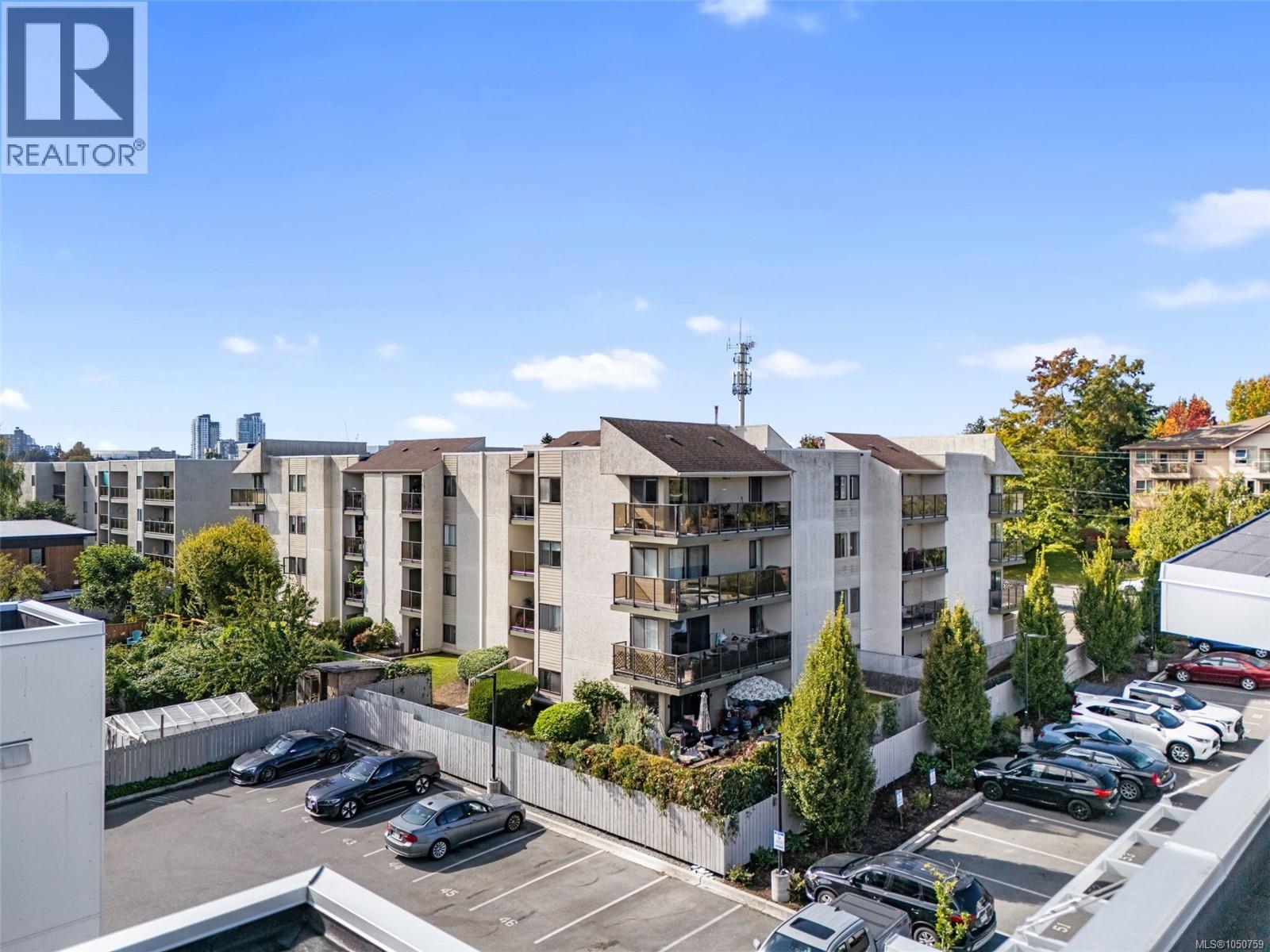 #105 2757 Quadra St - Image 3
