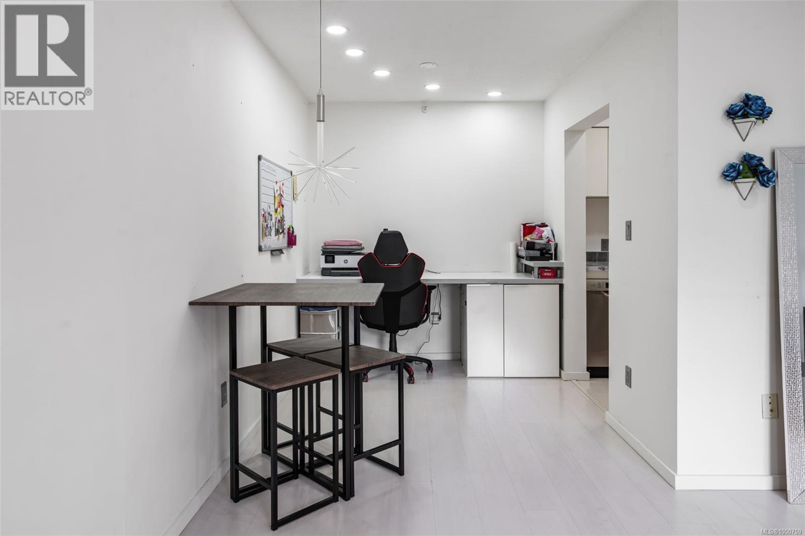 #105 2757 Quadra St - Image 8