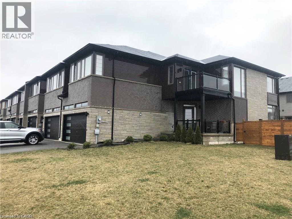 119 GREENWICH Avenue, Stoney Creek — photo 2