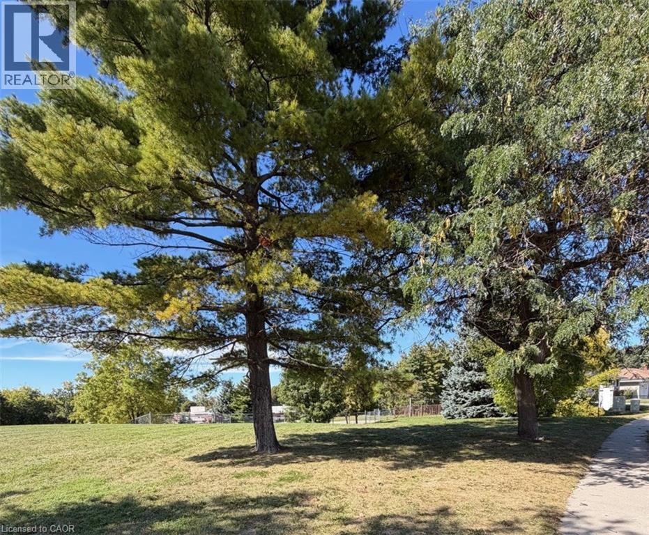 36 LAURIS Avenue — photo 2