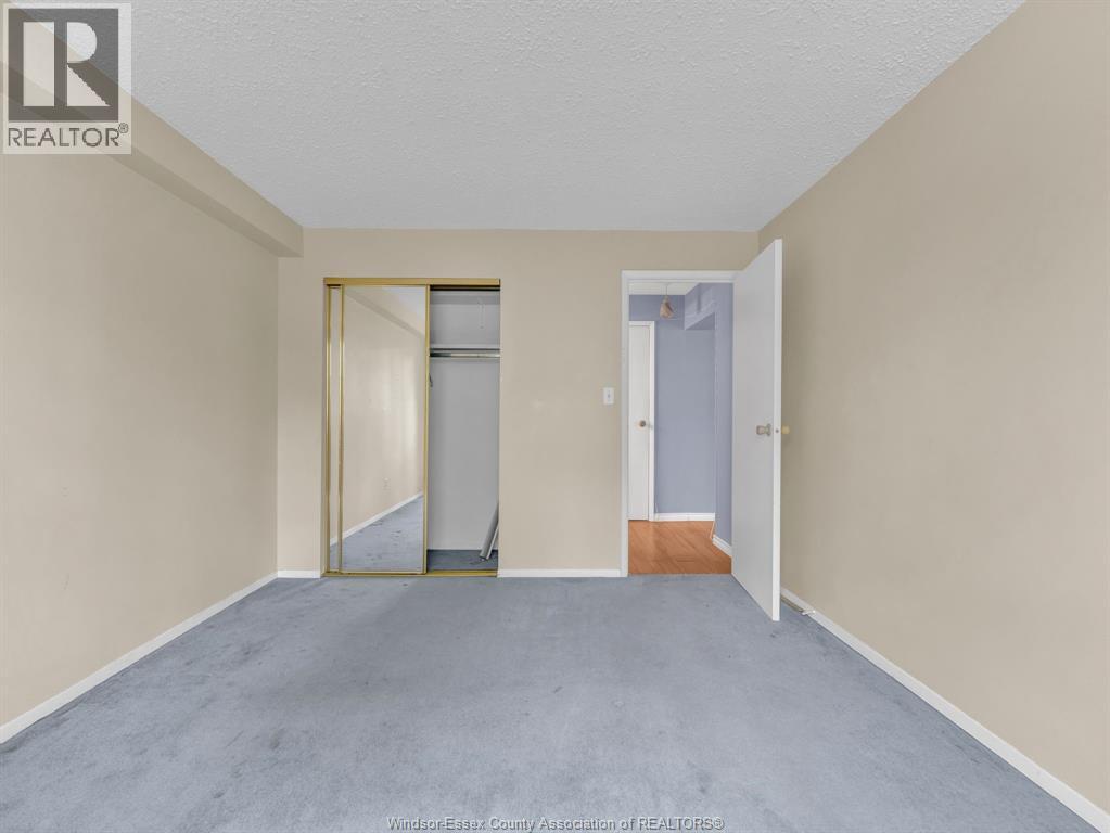 3936 Wyandotte Street East — photo 18