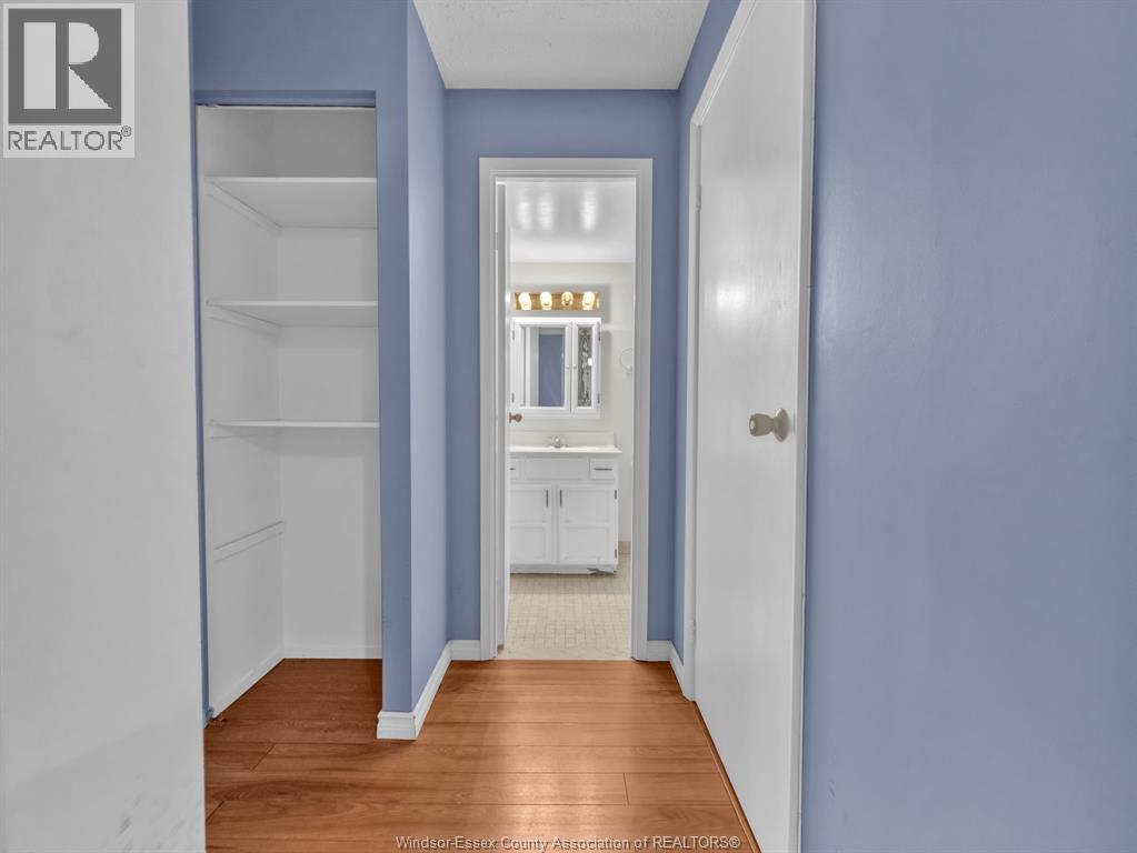 3936 Wyandotte Street East — photo 15