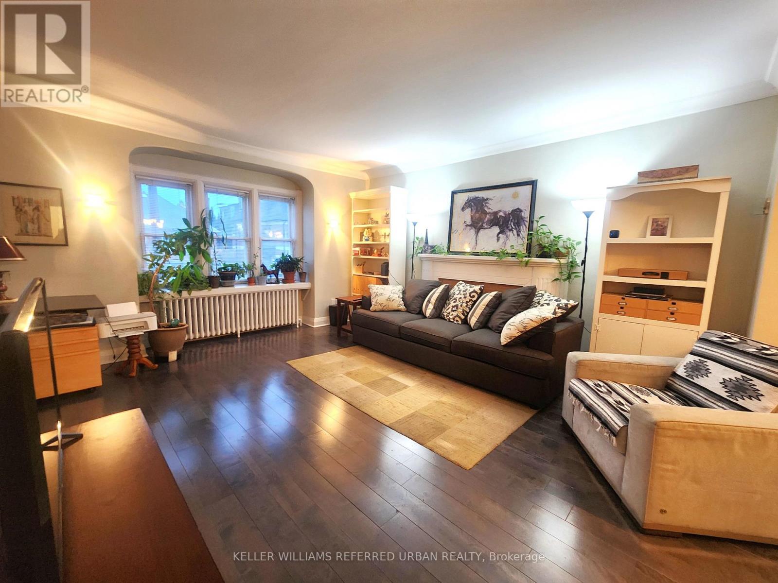 Photo of 1227 Avenue Road