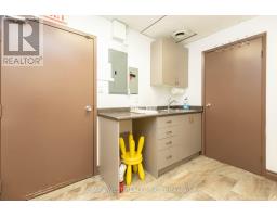 Main Floor - 1083 Bloor Street W, Toronto, ON M6H1M5 Photo 22