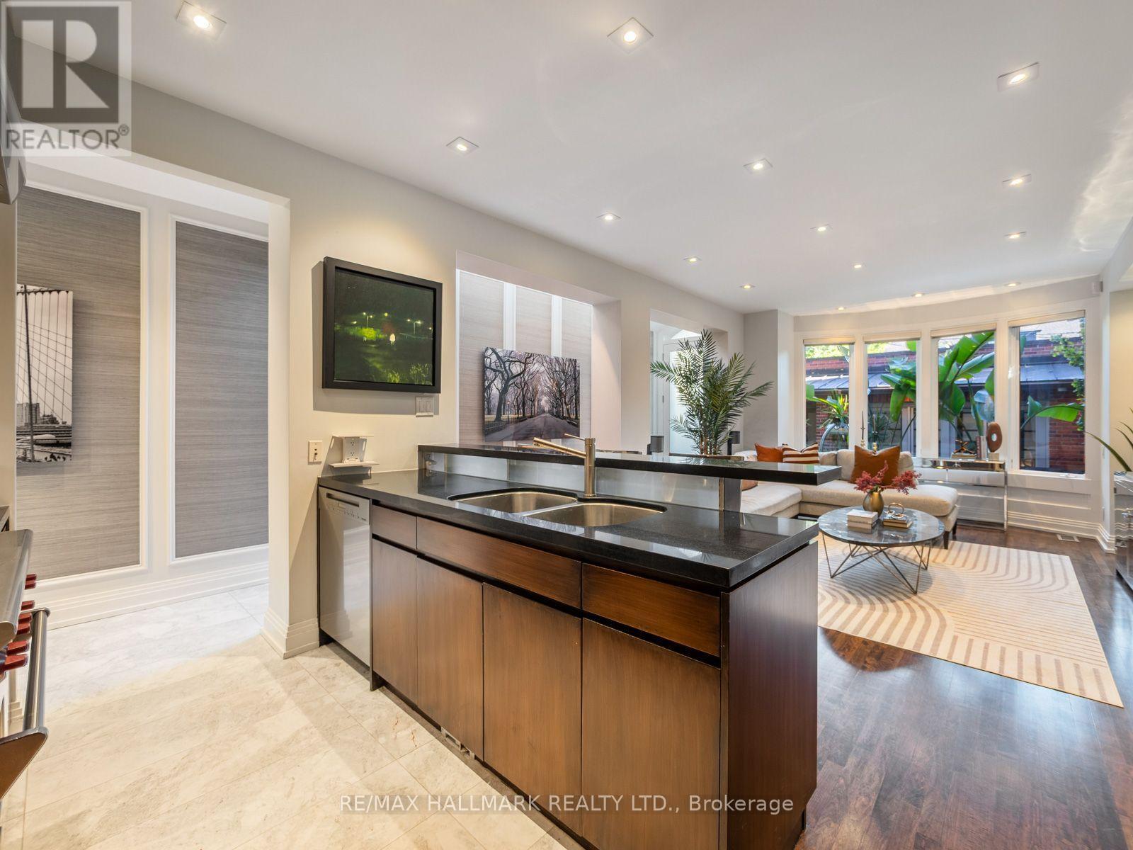 81 MACPHERSON AVENUE - Image 11