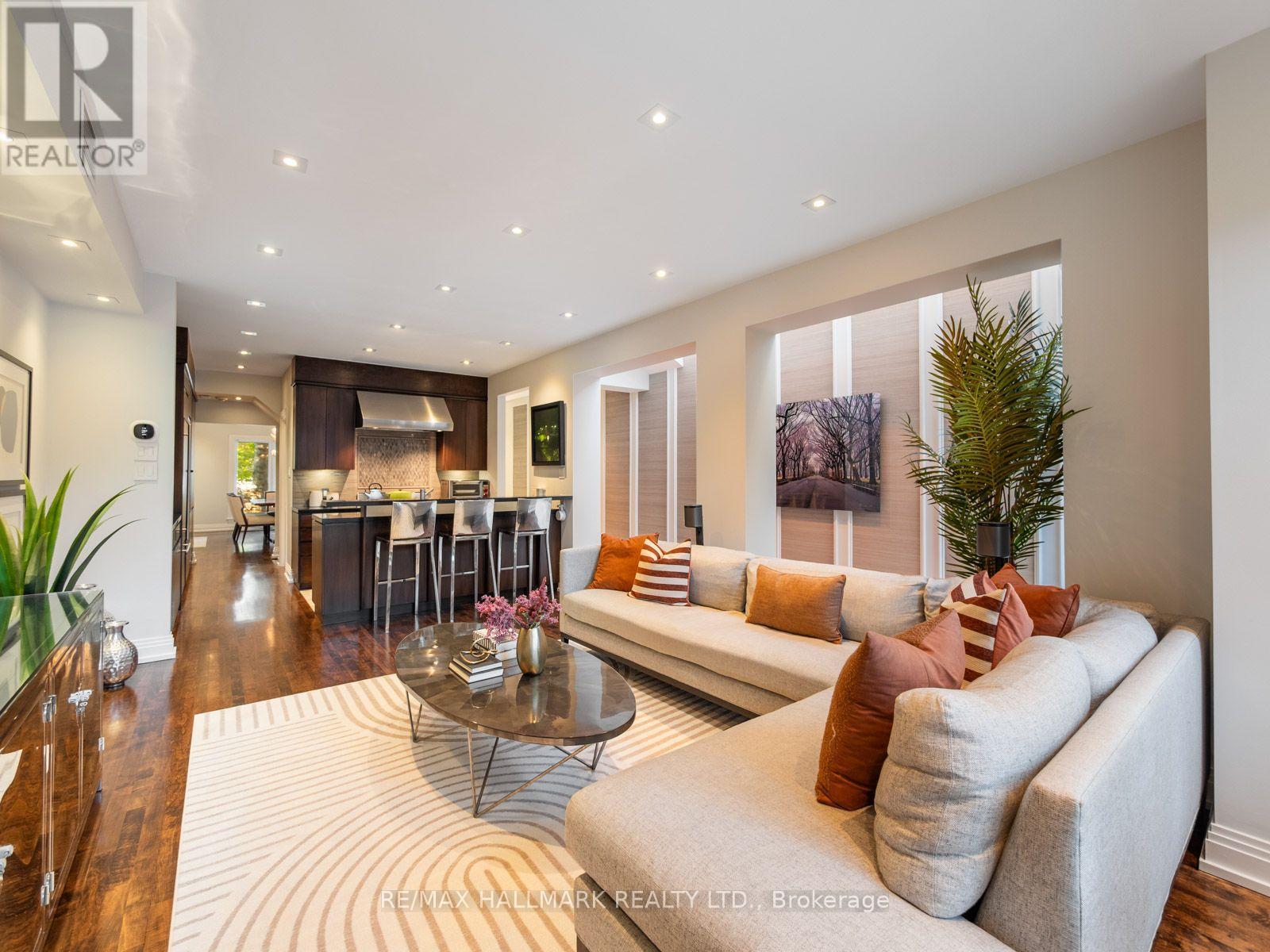 81 MACPHERSON AVENUE - Image 14