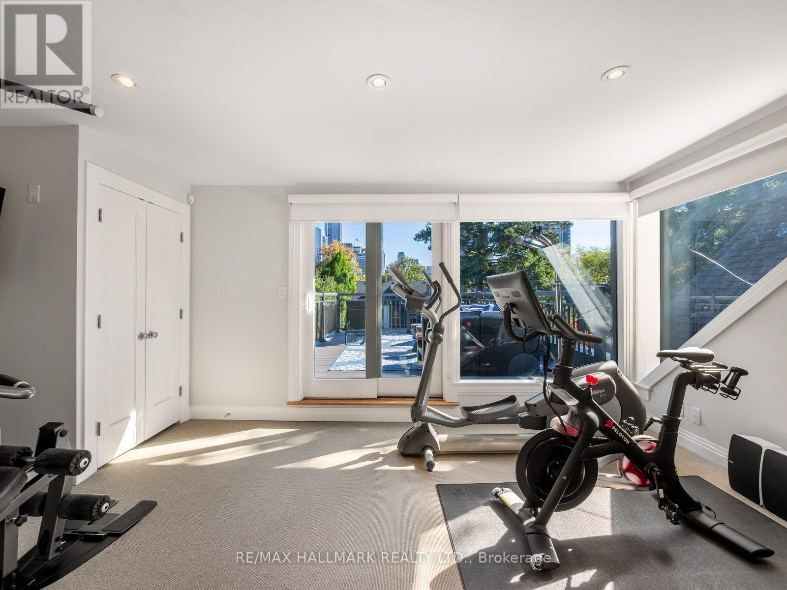 81 MACPHERSON AVENUE - Image 32