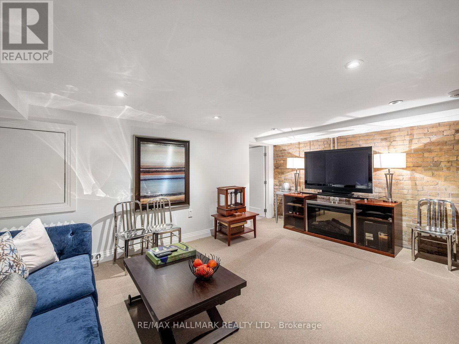 81 MACPHERSON AVENUE - Image 40