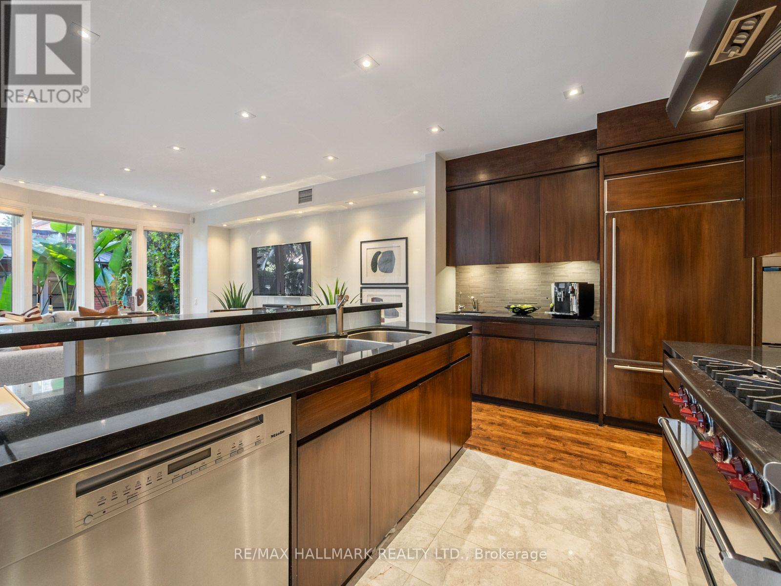 81 MACPHERSON AVENUE - Image 7