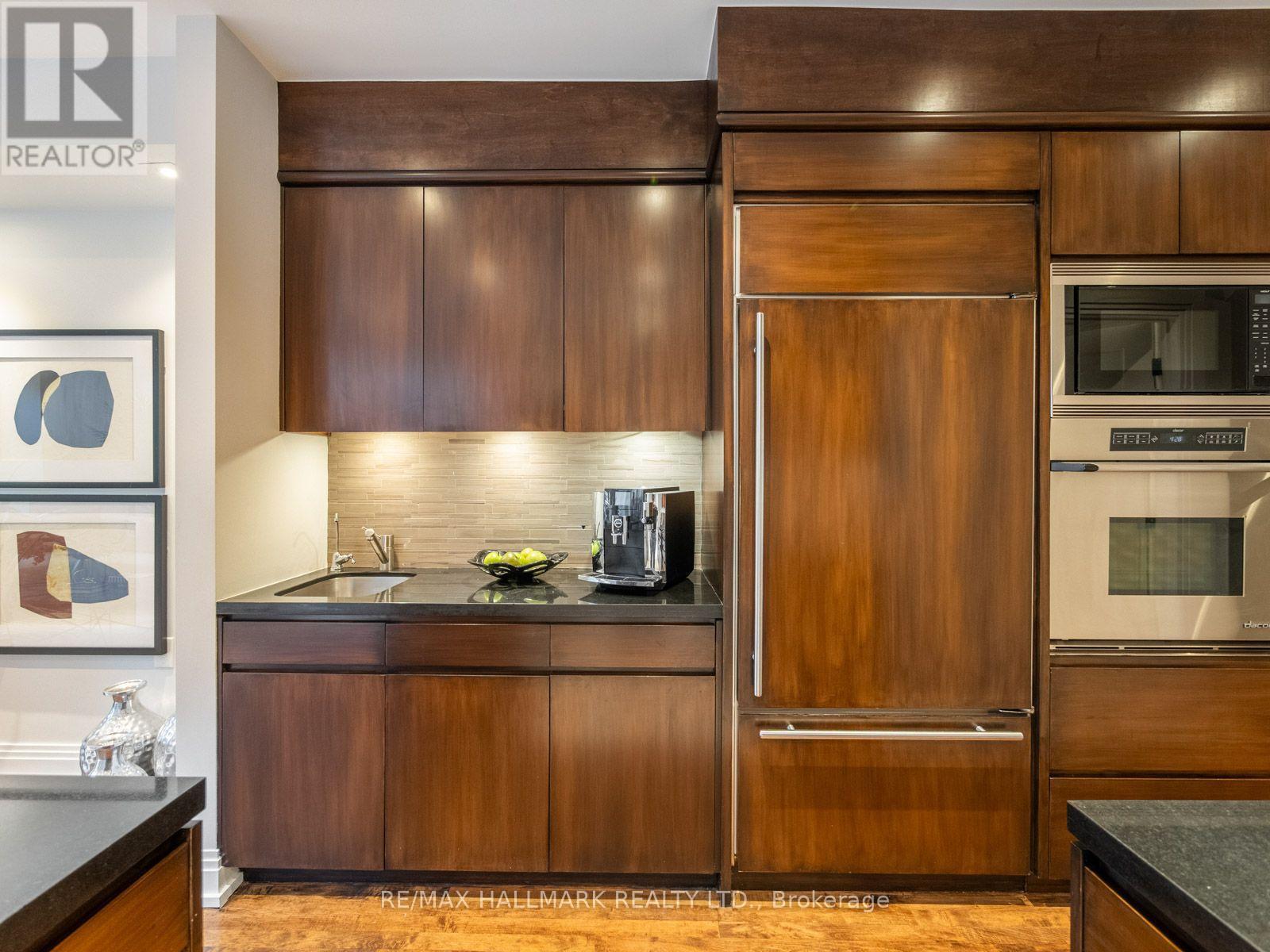 81 MACPHERSON AVENUE - Image 9