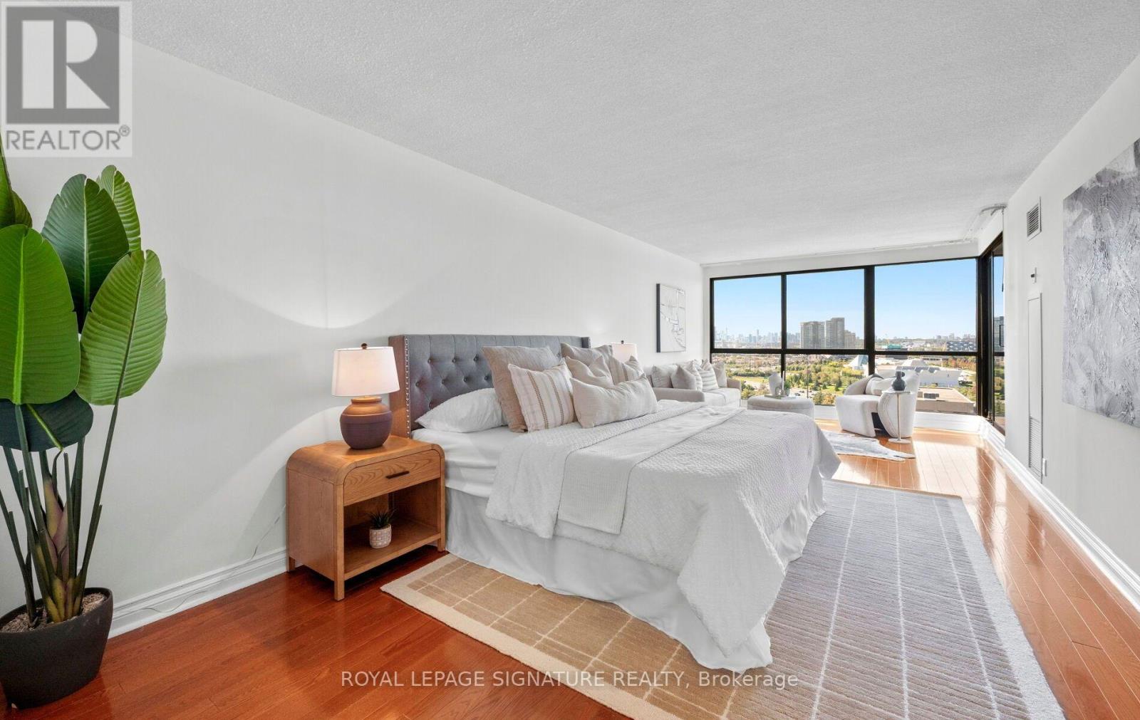 #1704 1 CONCORDE PLACE - Image 23
