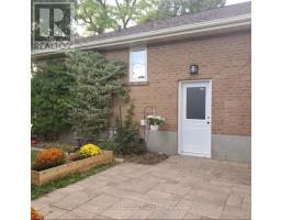 8 Hazelglen Avenue, Toronto, ON M2R1R7 Photo 6