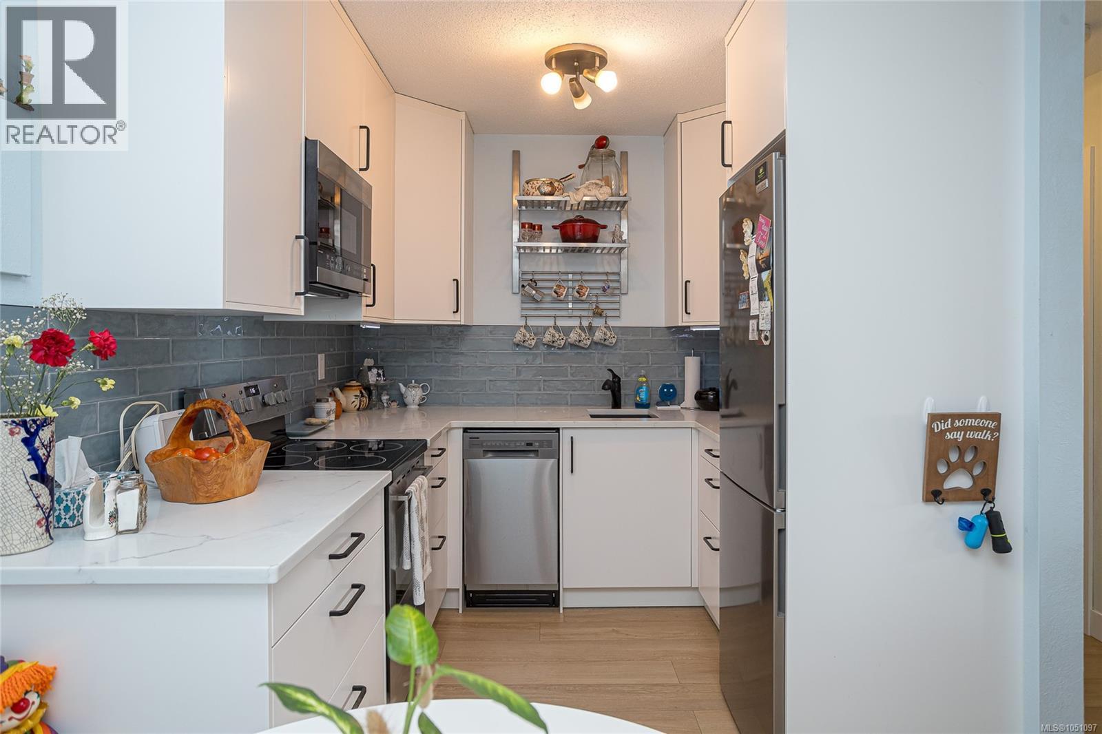 #5 974 Dunford Ave - Image 10
