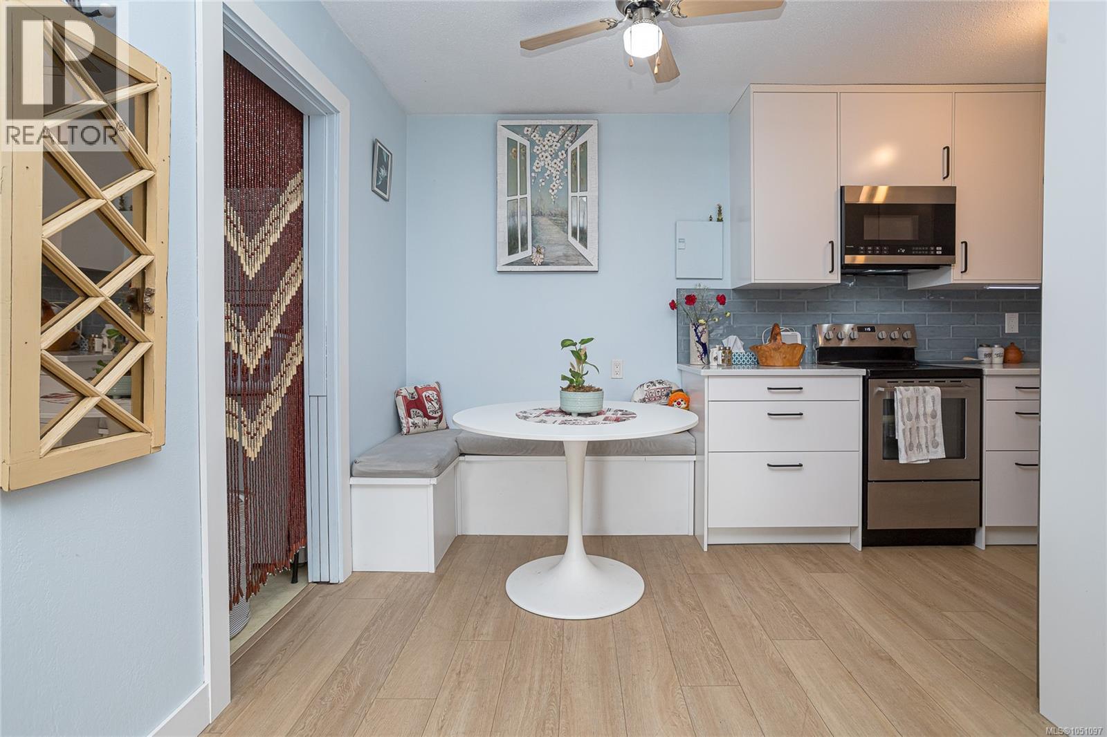 #5 974 Dunford Ave - Image 9