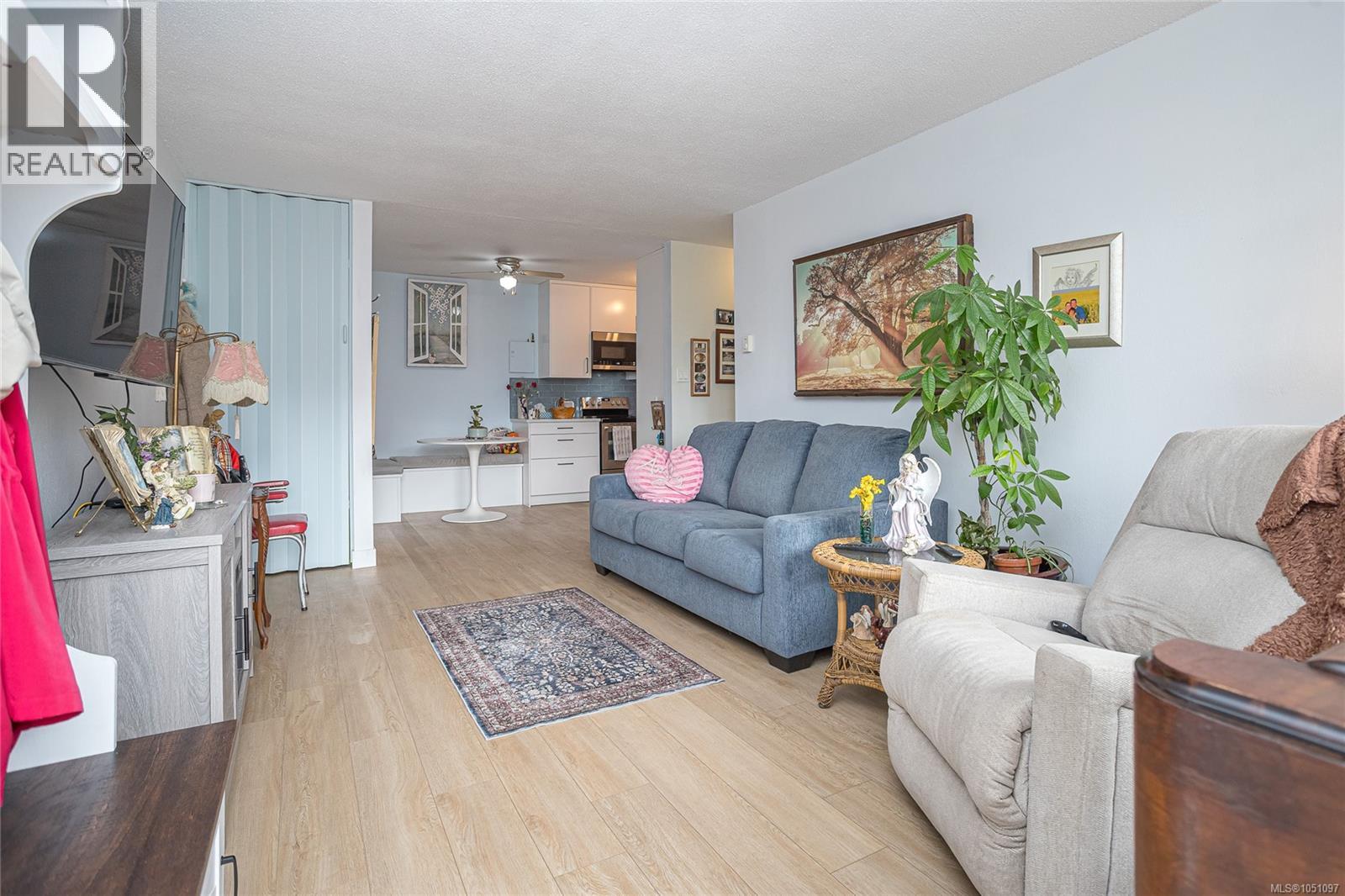 #5 974 Dunford Ave - Image 5