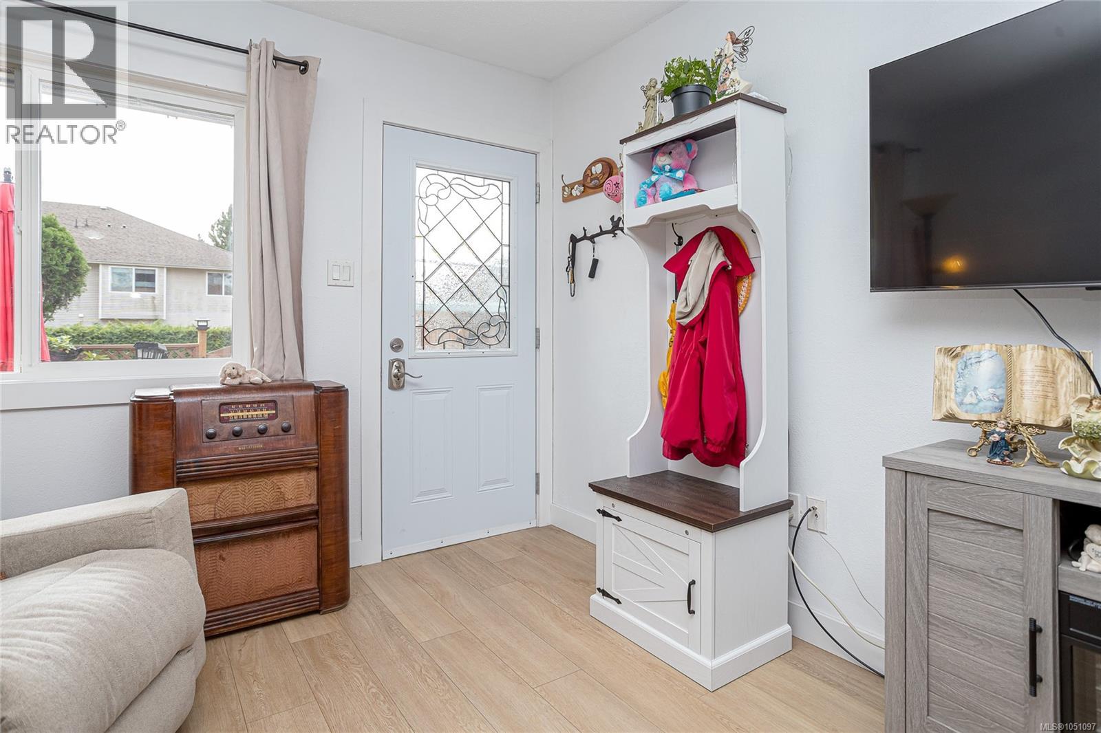 #5 974 Dunford Ave - Image 6