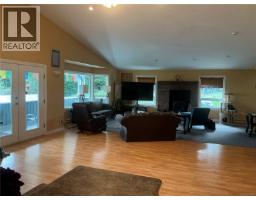 210 Poplar Rd, Alert Bay, BC V0N1A0 Photo 12