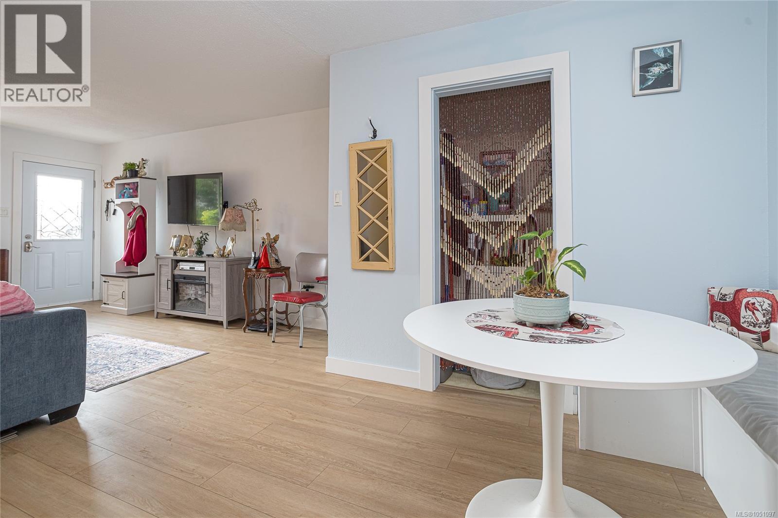 #5 974 Dunford Ave - Image 7