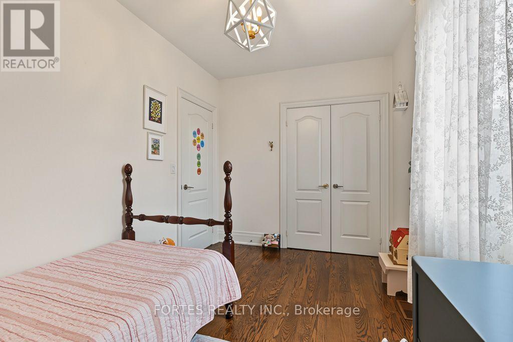 154 HOLBORNE AVENUE - 32