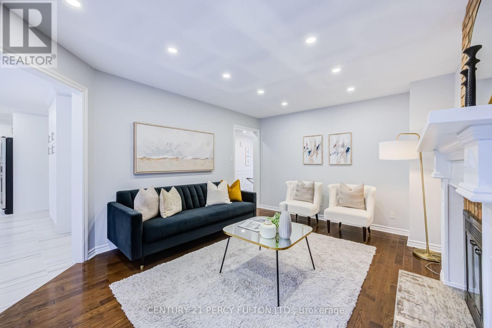 8 SAYOR DRIVE - Image 18