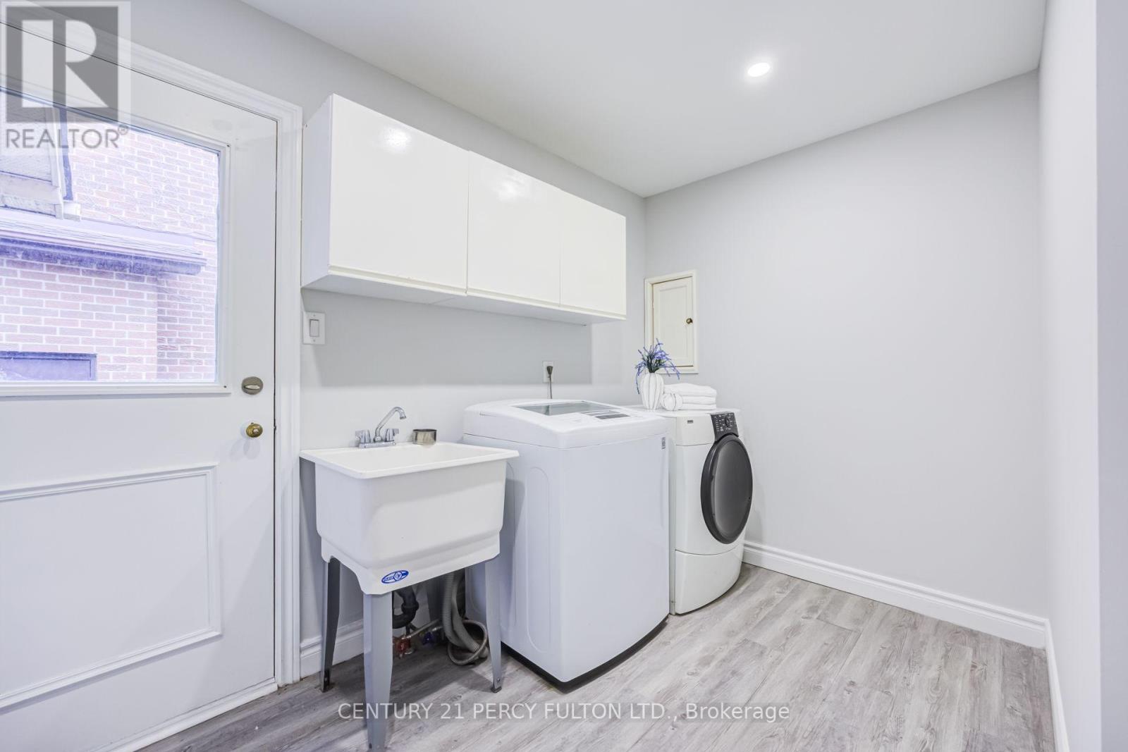8 SAYOR DRIVE - Image 22