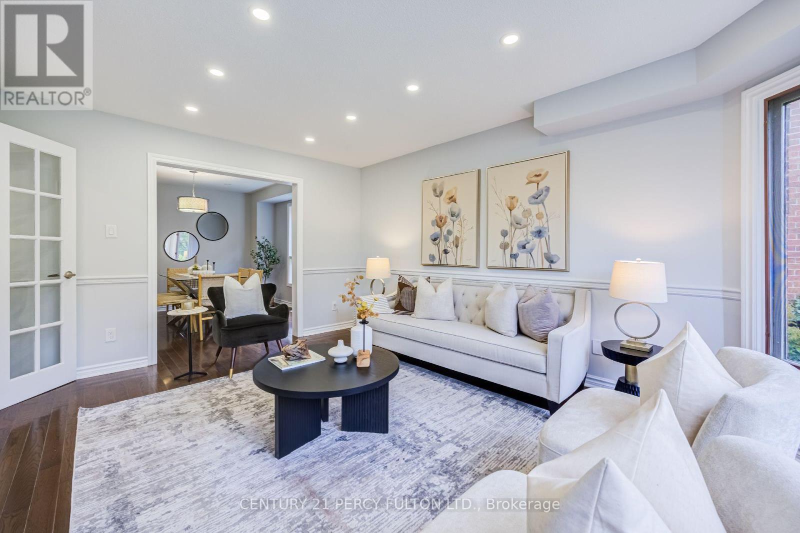 8 SAYOR DRIVE - Image 3