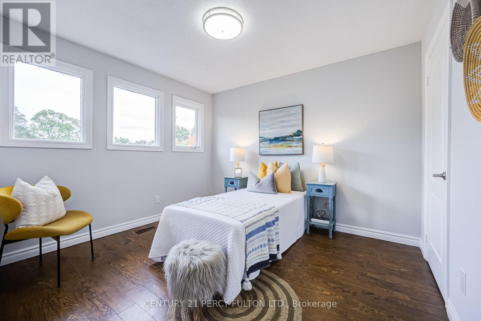8 SAYOR DRIVE - 33