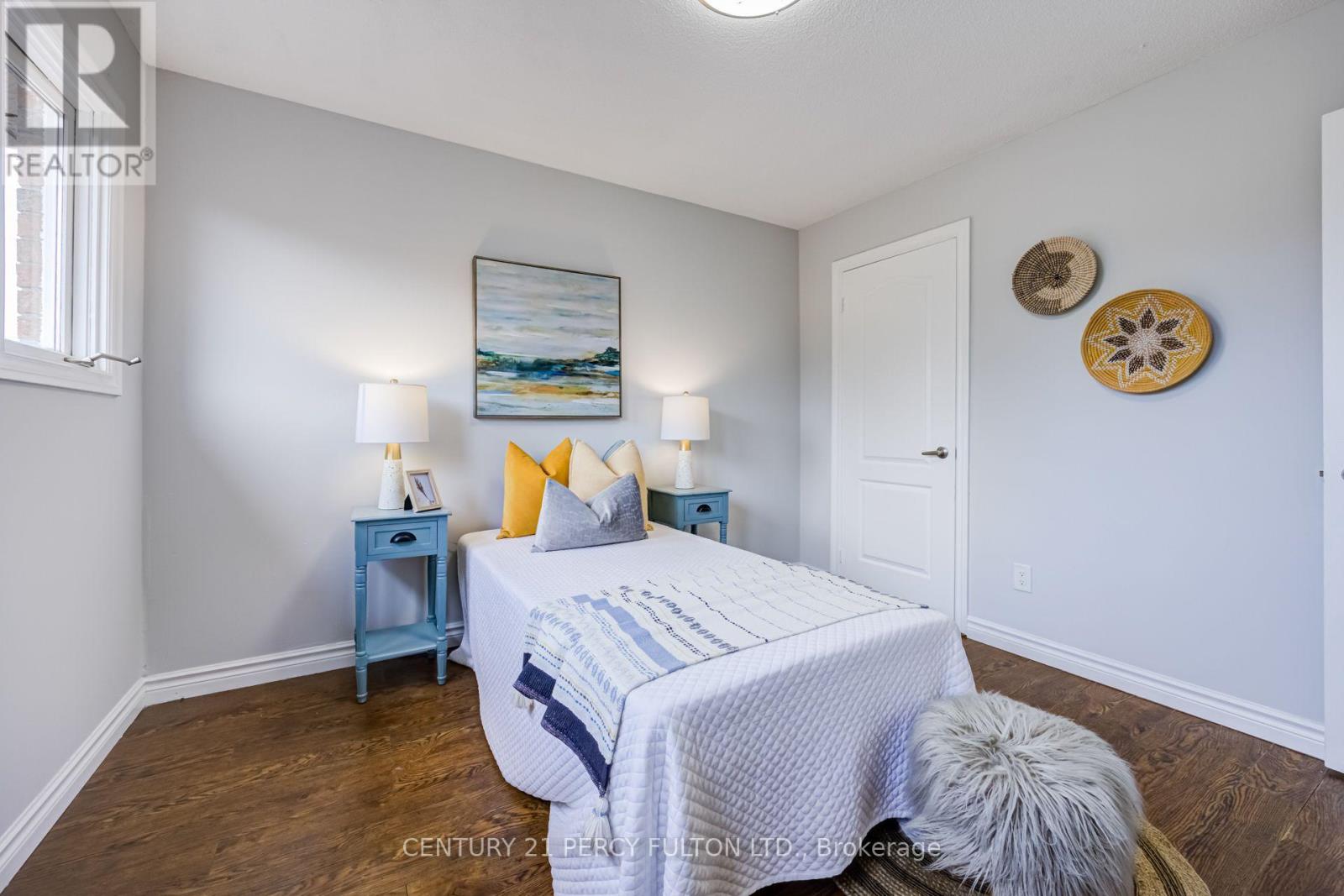 8 SAYOR DRIVE - 34
