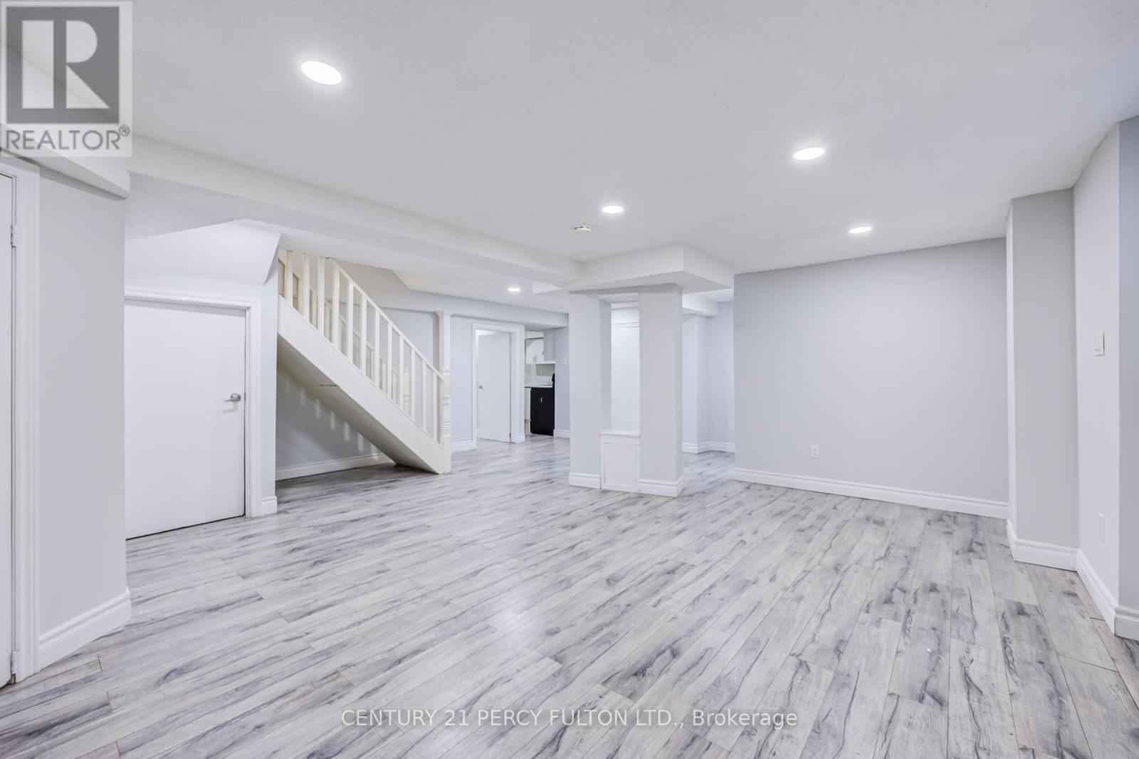 8 SAYOR DRIVE - Image 40