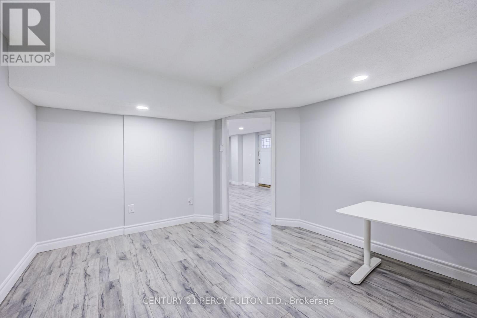8 SAYOR DRIVE - 42