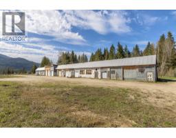 5755 Mellor Frontage Road, Salmon Arm, BC V1E2R1 Photo 7