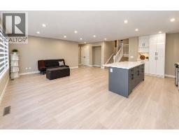 Kitchen - 6827 Temple Drive Ne, Calgary, AB T1Y5N4 Photo 13