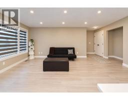 Bedroom - 6827 Temple Drive Ne, Calgary, AB T1Y5N4 Photo 11