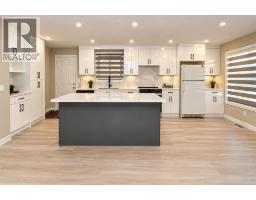 4pc Bathroom - 6827 Temple Drive Ne, Calgary, AB T1Y5N4 Photo 10